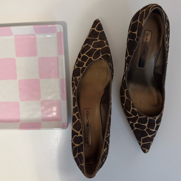Shoes - Gorgeous y2k hair-like giraffe print kitten heels size 6.5